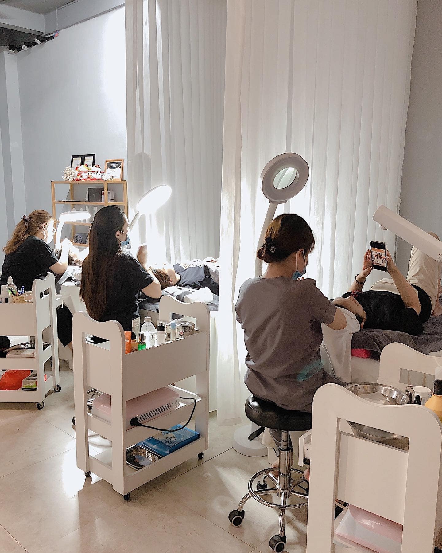 【コスパ最強】リピーターの私が本気でオススメするホーチミン ローカルネイルサロンのご紹介 AgeCode